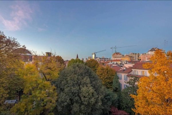 appartamento in vendita a Milano in zona Sant'Ambrogio