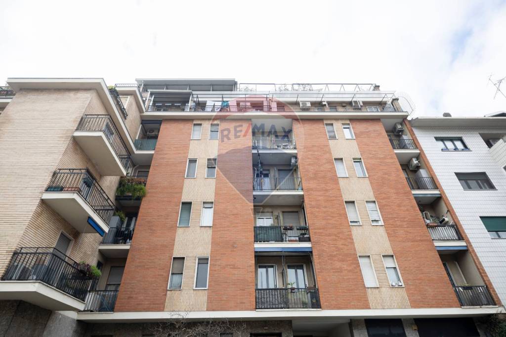 appartamento in vendita a Milano in zona Casoretto