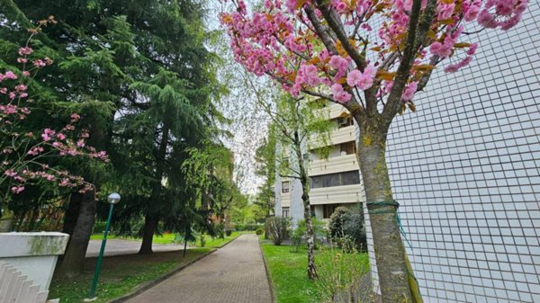 appartamento in vendita a Milano in zona Ronchetto sul Naviglio