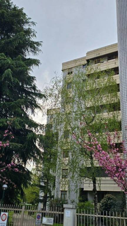 appartamento in vendita a Milano in zona Lorenteggio
