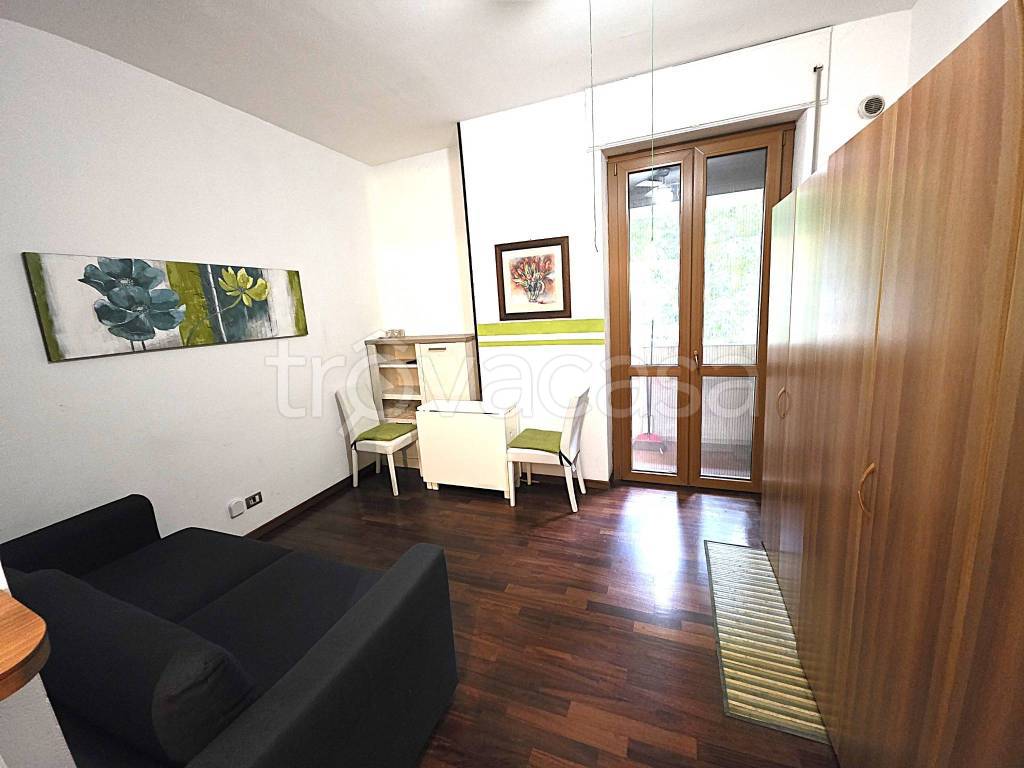appartamento in vendita a Milano in zona Lorenteggio