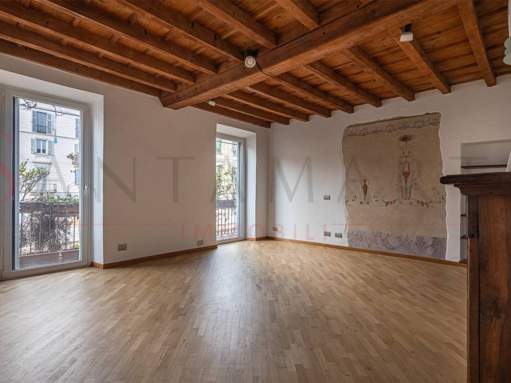 appartamento in vendita a Milano in zona Porta Genova