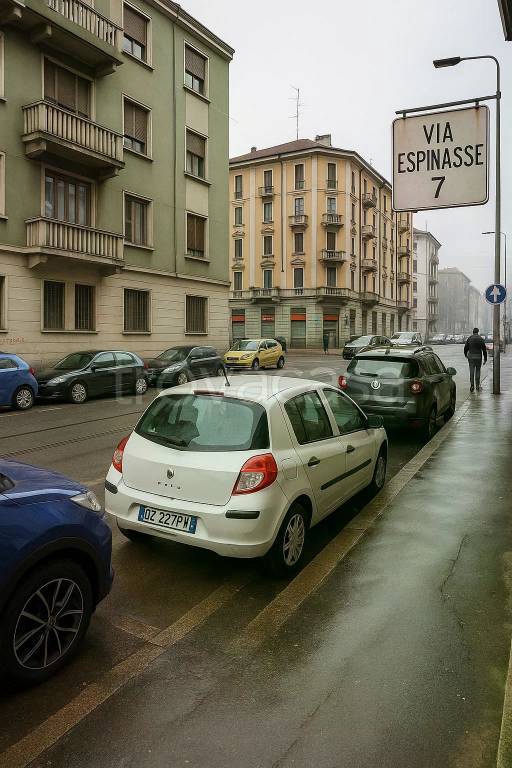 appartamento in vendita a Milano in zona Sempione