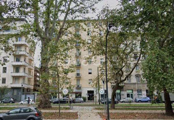 appartamento in vendita a Milano in zona Sempione