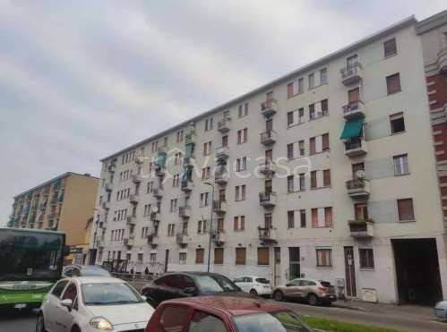 appartamento in vendita a Milano in zona Famagosta