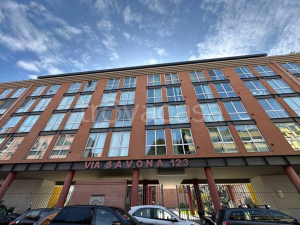appartamento in vendita a Milano in zona Lorenteggio