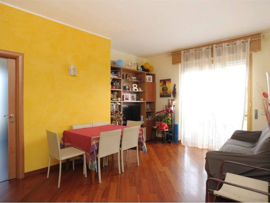 appartamento in vendita a Milano in zona Baggio