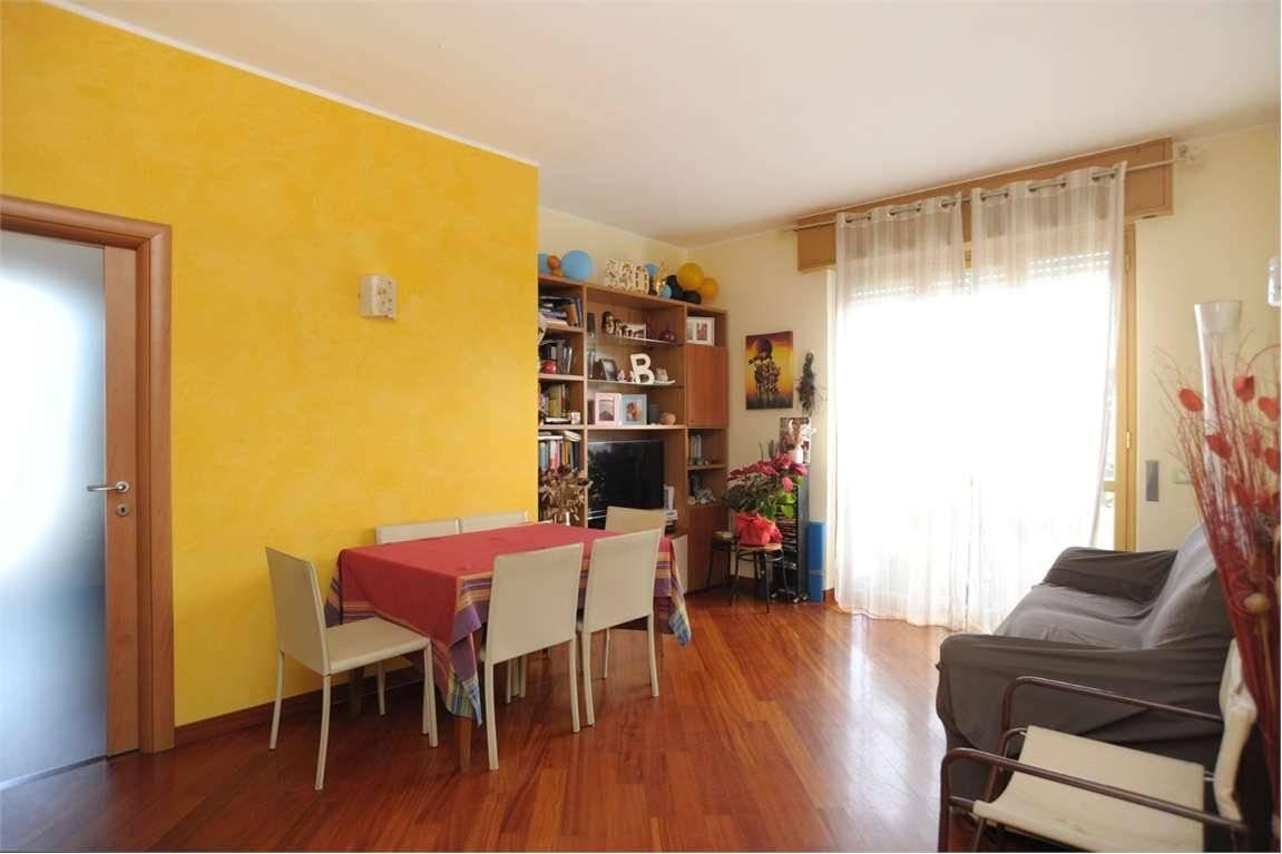 appartamento in vendita a Milano in zona Baggio