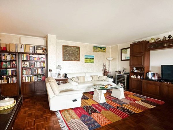 appartamento in vendita a Milano in zona Famagosta
