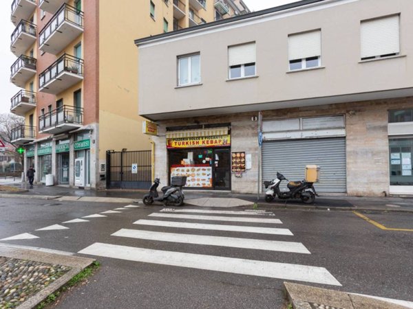 negozio in vendita a Milano in zona Niguarda