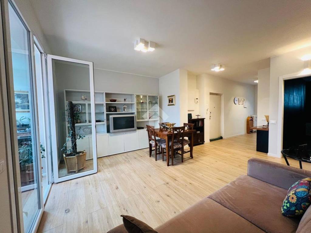 appartamento in vendita a Milano in zona Famagosta