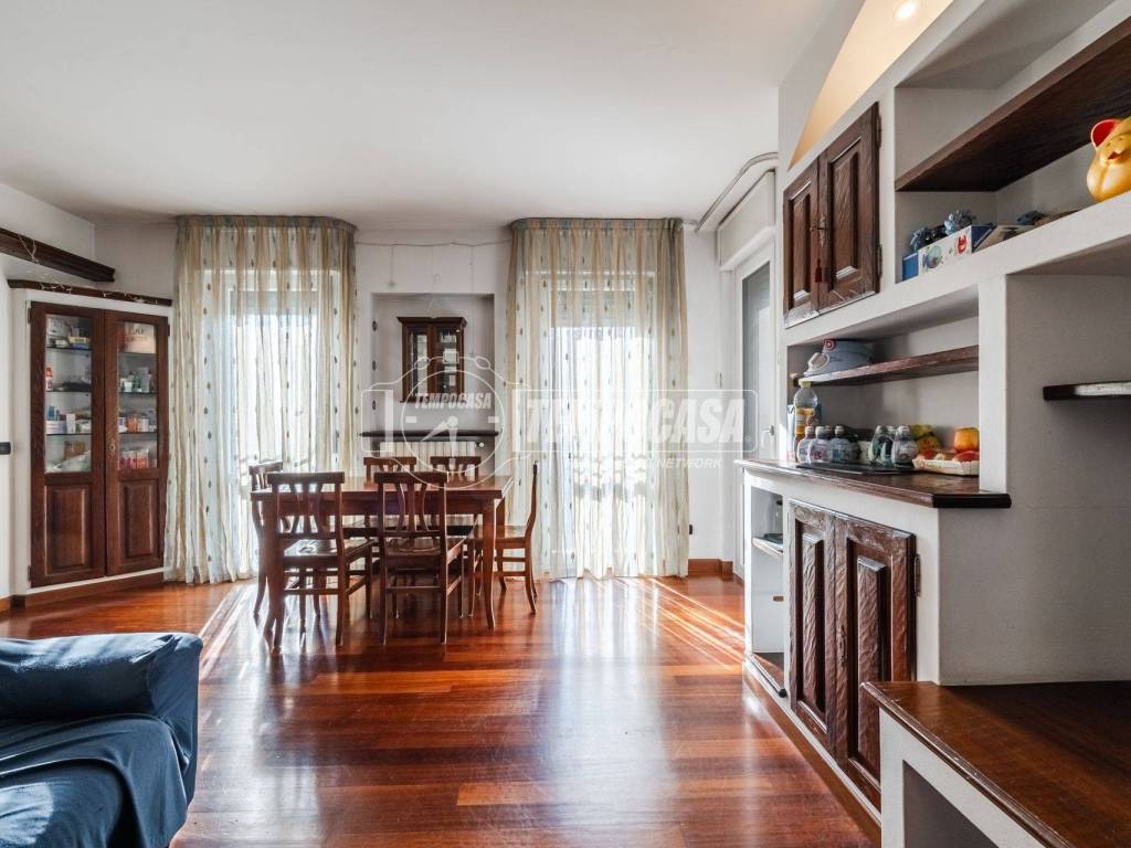 appartamento in vendita a Milano in zona Lambrate