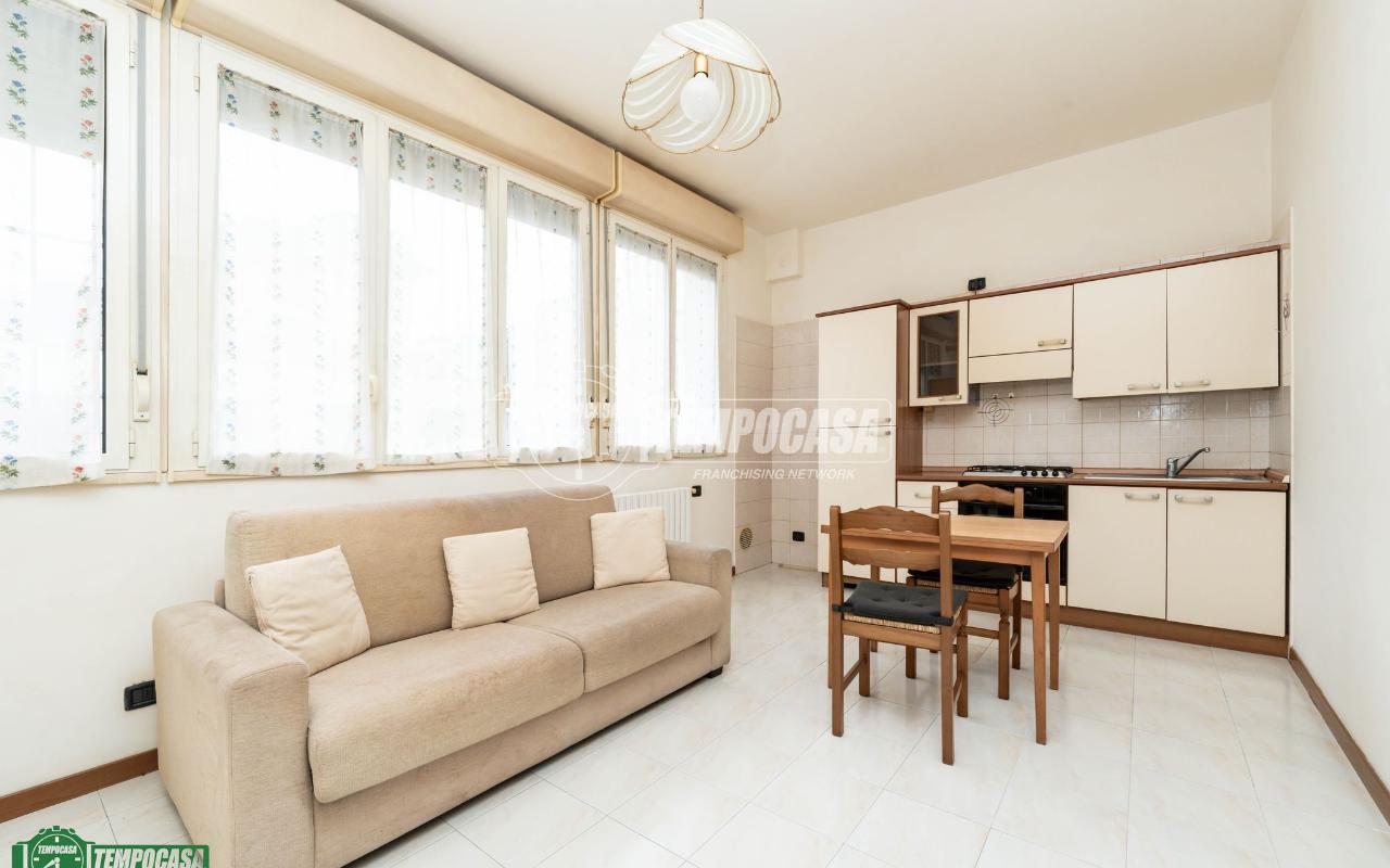 appartamento in vendita a Milano in zona Gorla