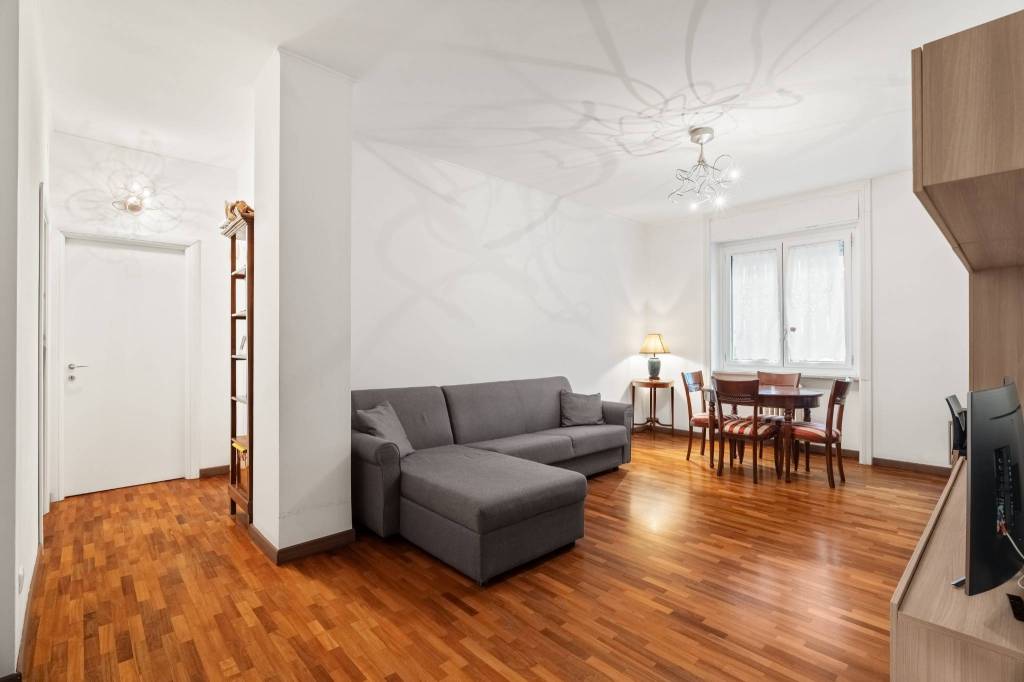 appartamento in vendita a Milano in zona XXII Marzo