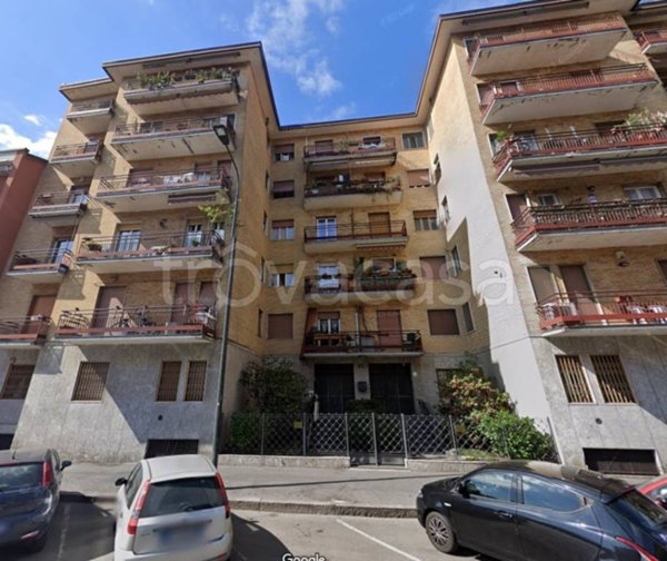 appartamento in vendita a Milano in zona Baggio