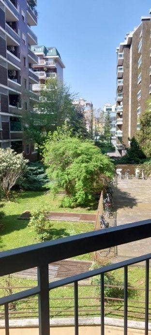 appartamento in vendita a Milano in zona Porta Venezia