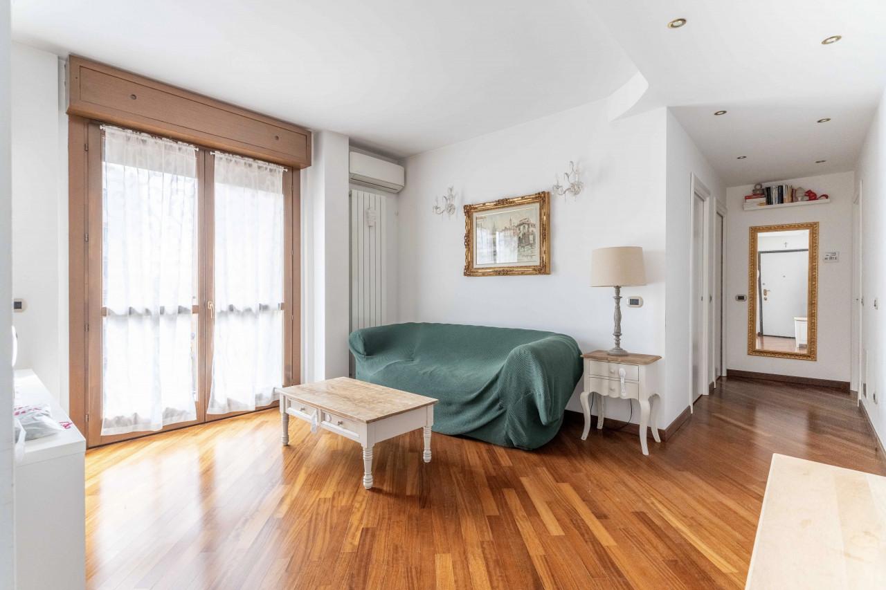 appartamento in vendita a Milano in zona Barona