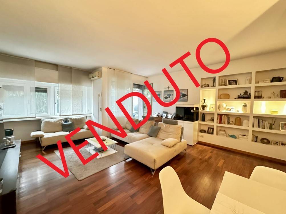 appartamento in vendita a Milano in zona Sempione