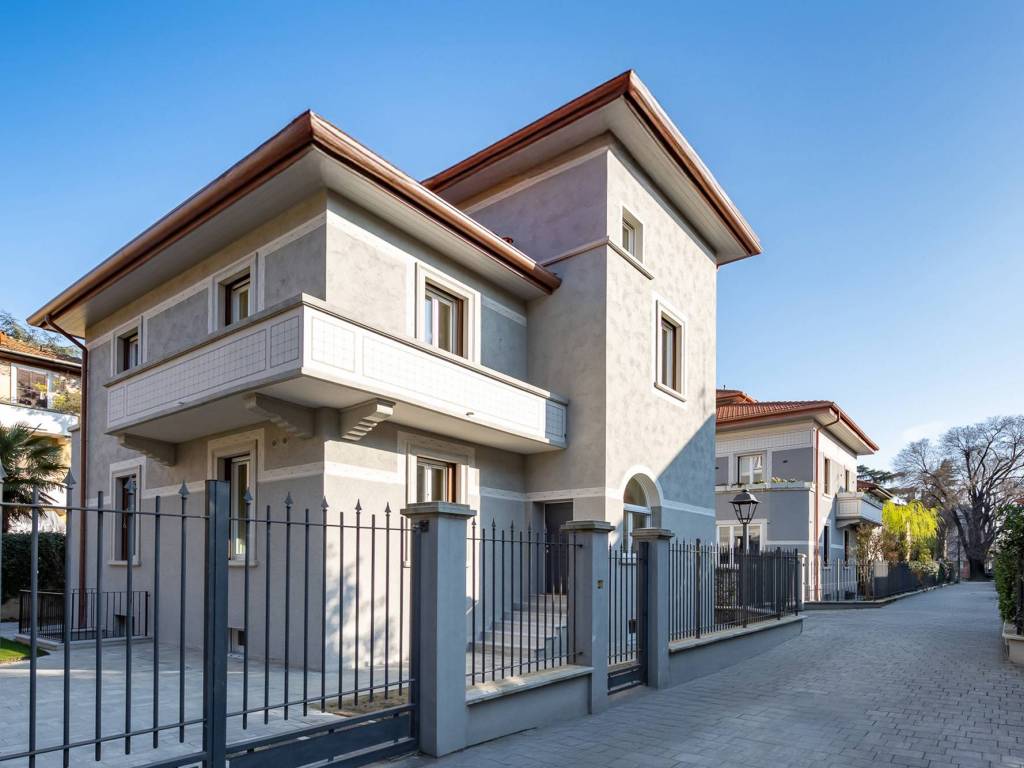 casa indipendente in vendita a Milano in zona Città Studi