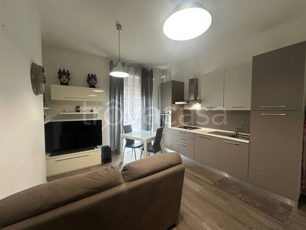 appartamento in vendita a Milano in zona Famagosta