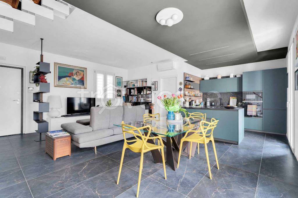 casa indipendente in vendita a Milano in zona Famagosta