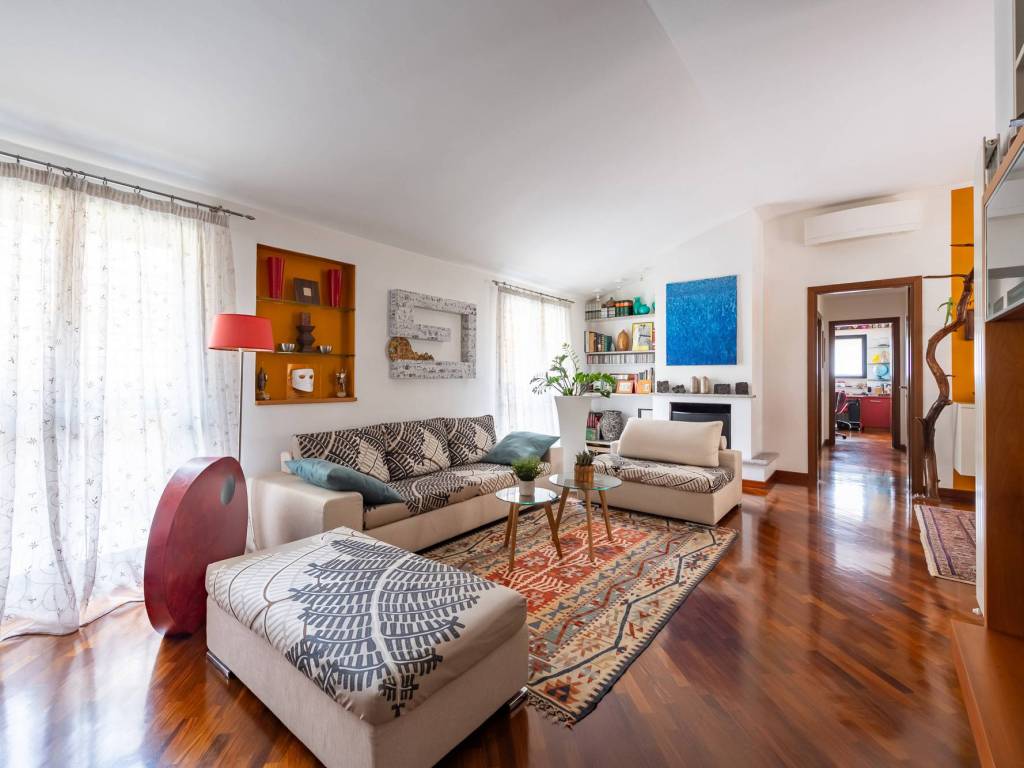 appartamento in vendita a Milano in zona Porta Vittoria
