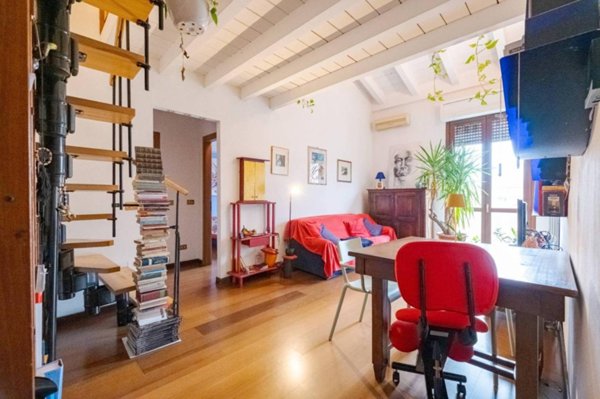 appartamento in vendita a Milano in zona Porta Genova