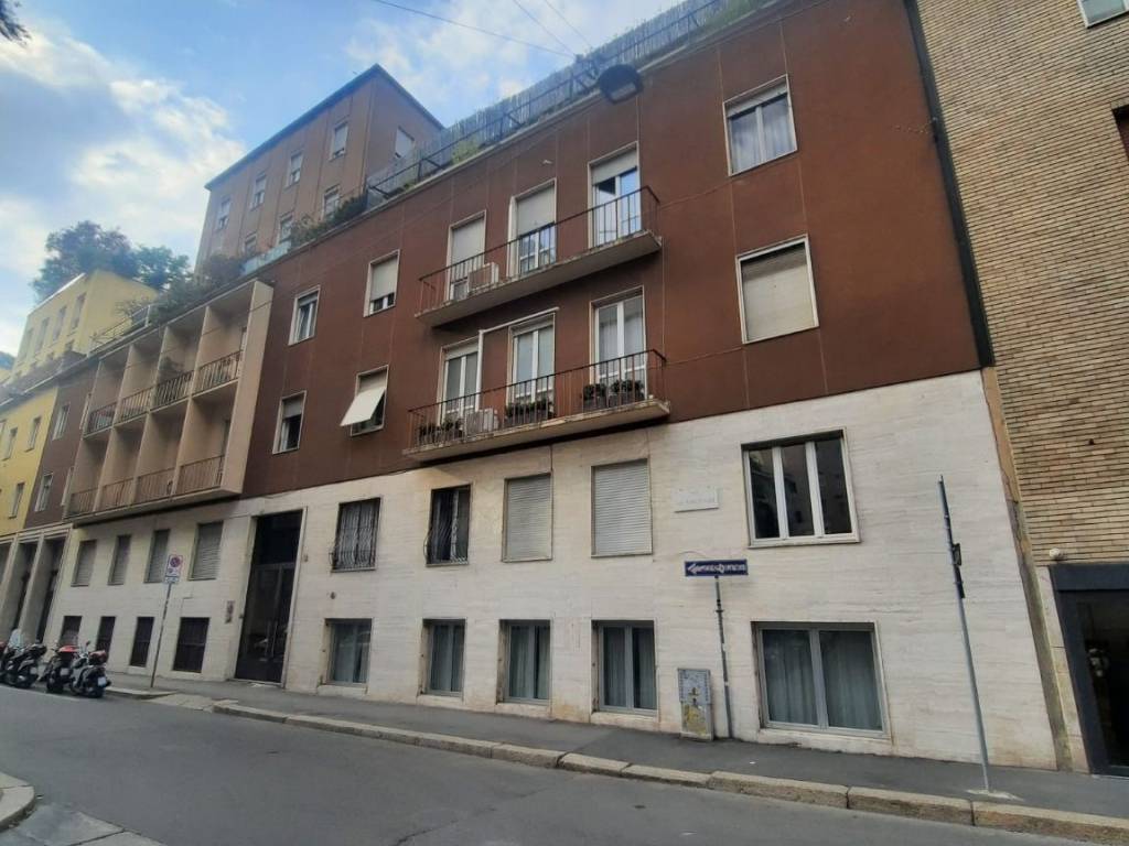 appartamento in vendita a Milano in zona Sant'Ambrogio