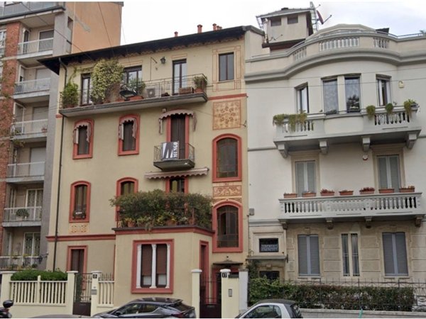 appartamento in vendita a Milano in zona Lorenteggio