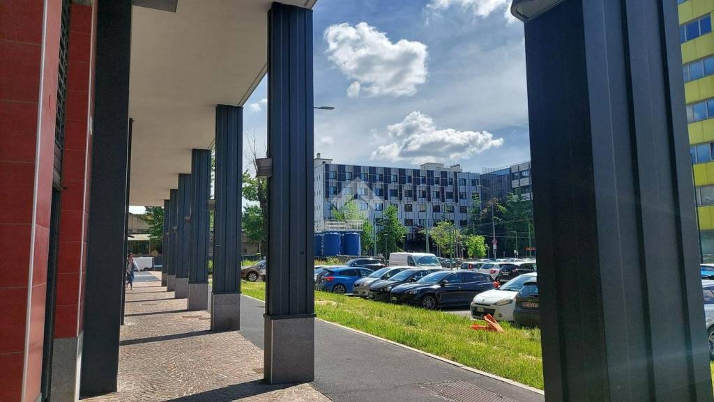 negozio in vendita a Milano in zona Bovisa