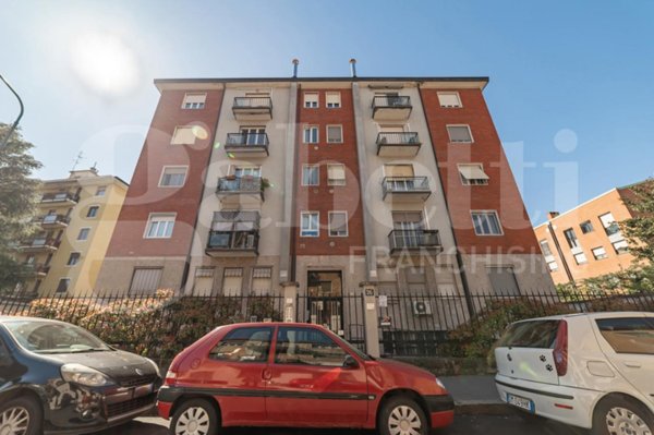 appartamento in vendita a Milano in zona Chiesa Rossa