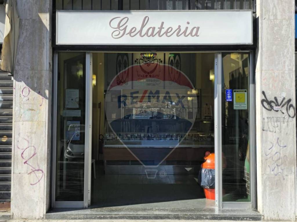 negozio in vendita a Milano in zona Affori
