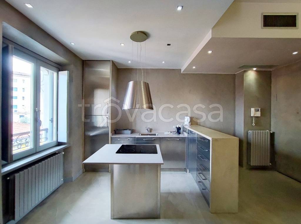 appartamento in vendita a Milano in zona Porta Garibaldi