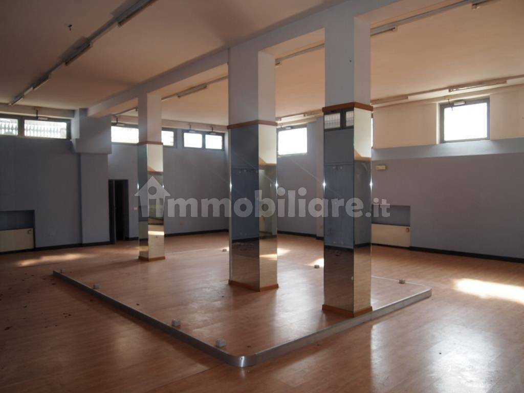 ufficio in vendita a Milano in zona Vigentino