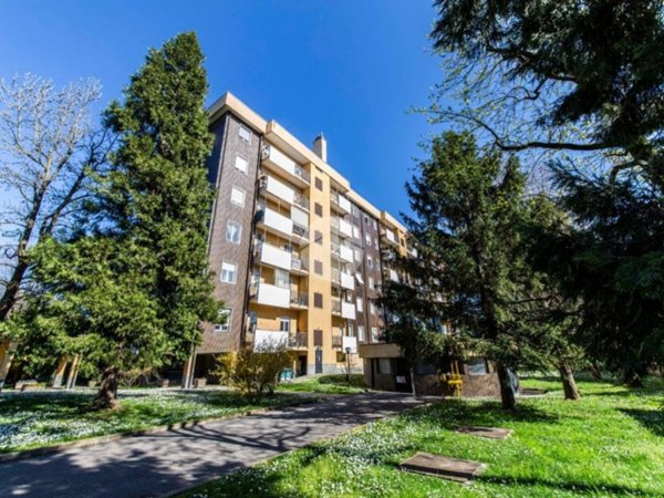 appartamento in vendita a Milano in zona Baggio
