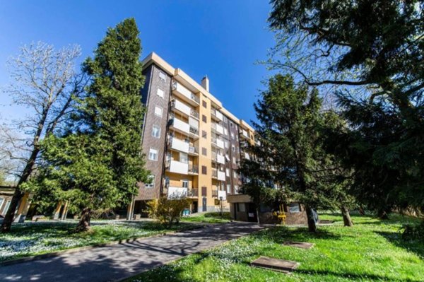 appartamento in vendita a Milano in zona Baggio