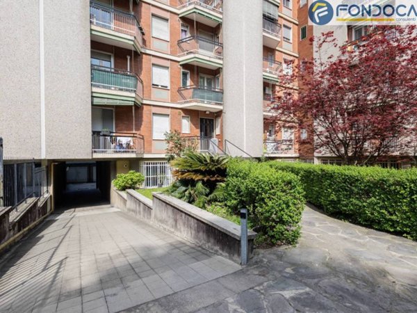appartamento in vendita a Milano in zona Stadera