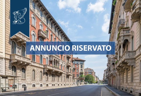 appartamento in vendita a Milano in zona Sant'Ambrogio