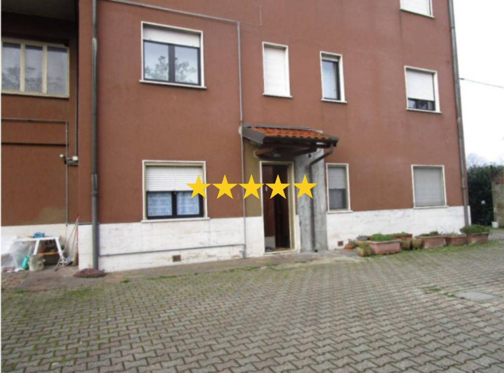 appartamento in vendita a Milano in zona Baggio