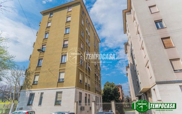 appartamento in vendita a Milano in zona Montalbino