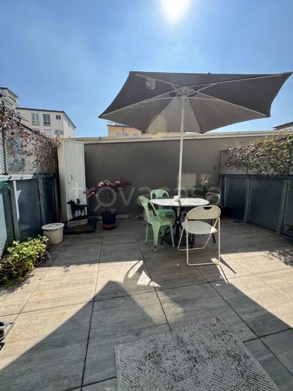 appartamento in vendita a Milano in zona Isola