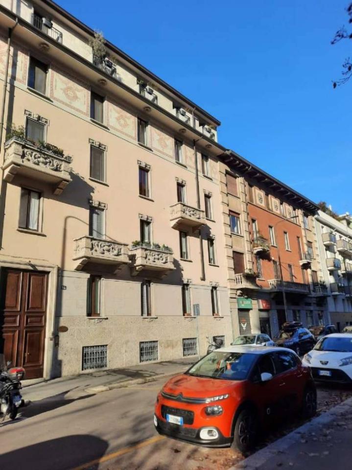 appartamento in vendita a Milano in zona Sempione