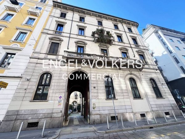 ufficio in vendita a Milano in zona Sant'Ambrogio