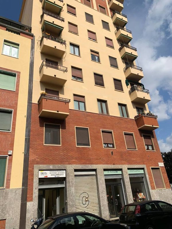 negozio in vendita a Milano in zona Porta Romana