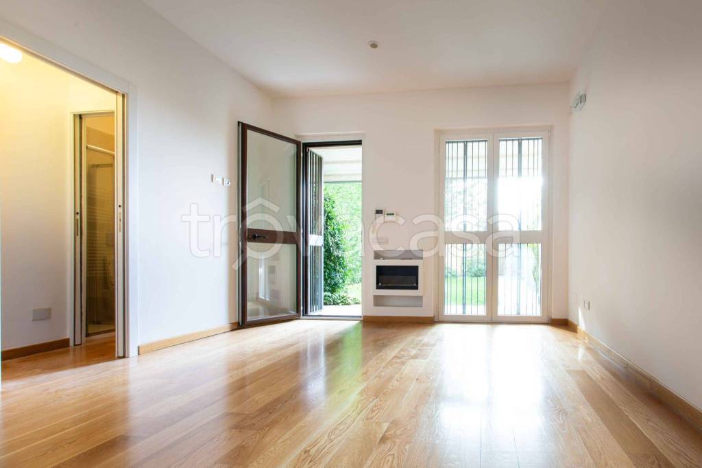 appartamento in vendita a Milano in zona Vigentino