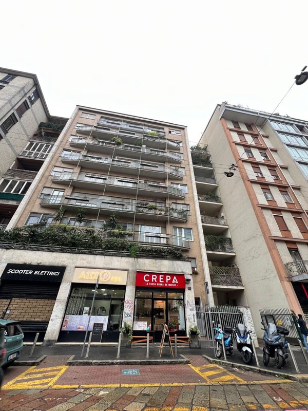 appartamento in vendita a Milano in zona Sant'Ambrogio
