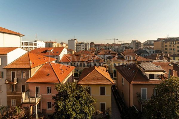 appartamento in vendita a Milano in zona Porta Vittoria