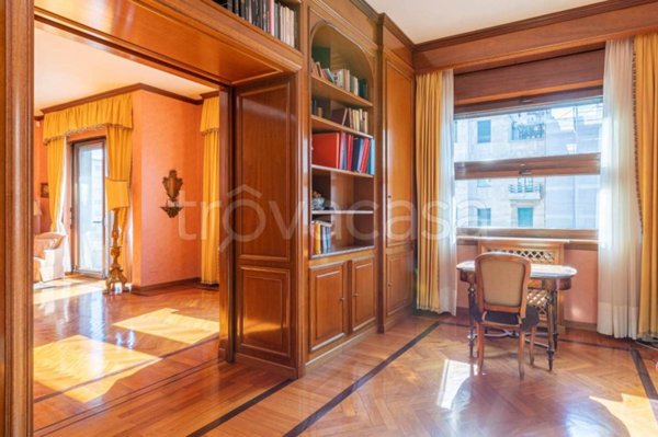 appartamento in vendita a Milano in zona Centro Direzionale