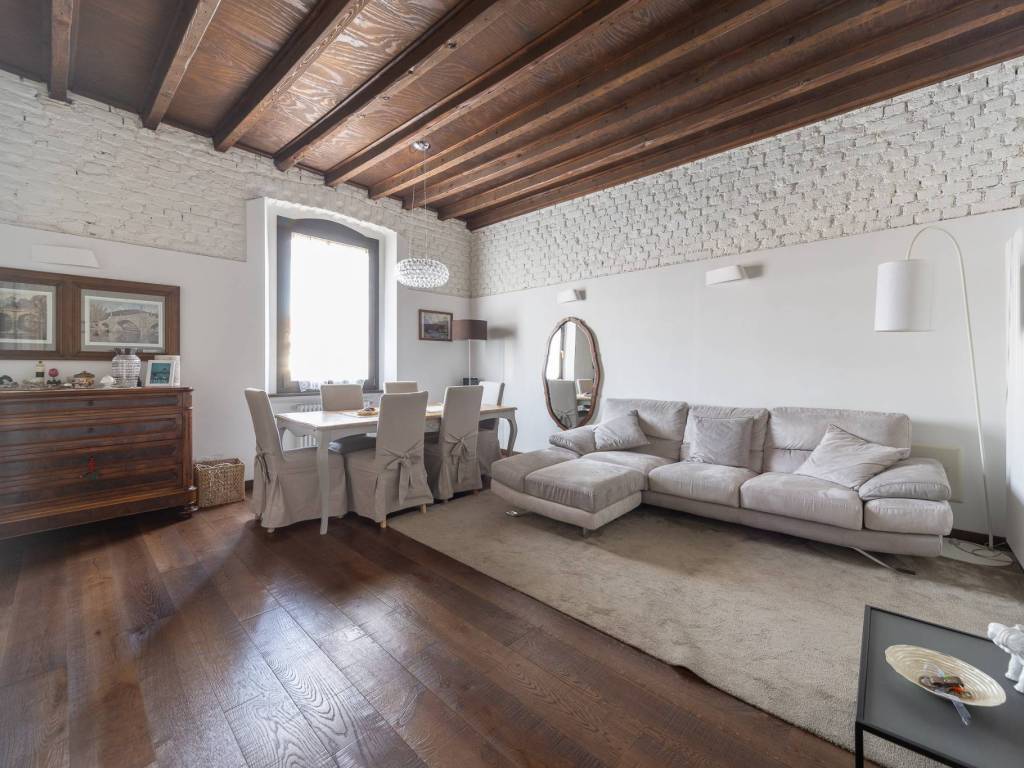 appartamento in vendita a Milano in zona Porta Romana
