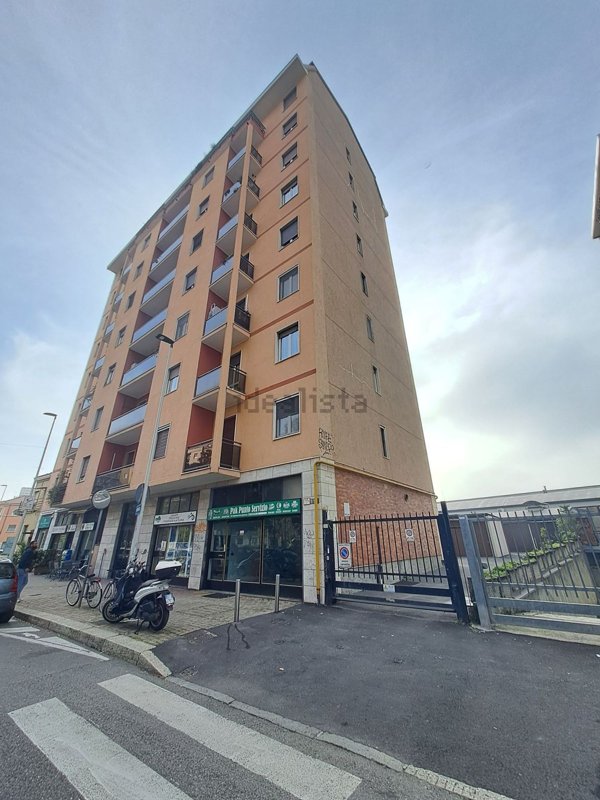 negozio in vendita a Milano in zona Bovisa